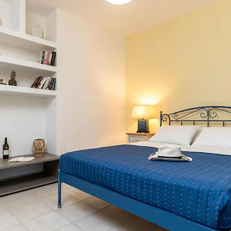 别墅 Alba Spacious By The Sea 米科利维亚