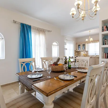 别墅 Alba Spacious By The Sea