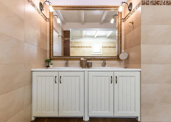 Villa Alba Spacious By The Sea *