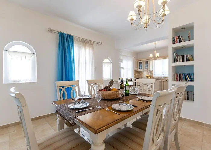 Villa Alba Spacious By The Sea